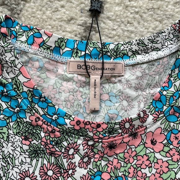 NWT- BCBGeneration Floral T-Shirt - Picture 4 of 7